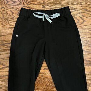 Figs black Yowah petite XS classic jogger scrub pants